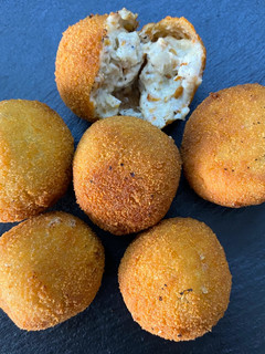 Una foto de Croquetas De Setas y Trufa (Setas Nameko)