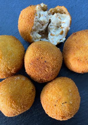 Una foto de Croquetas De Setas y Trufa (Setas Nameko)