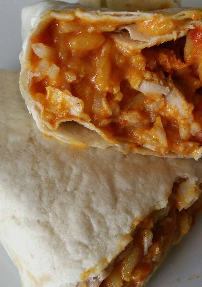 Una foto de Burritos de pollo y arroz
