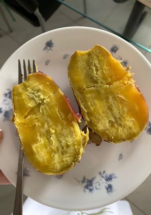Hình của món Khoai lang nướng lò vi sóng 🍠.