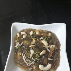 A picture of Apple halwa.