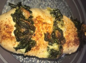 Foto principal de Pechuga de pollo al horno rellena de Kale y Mozzarella