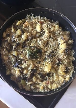 Una foto de Cuscús con verduras