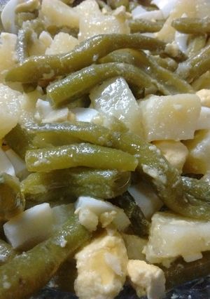 Una foto de Ensalada de chauchas, papas y huevos duros