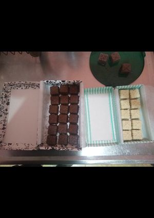 Una foto de Bombones con dulce de leche o de menta delicioso 😋