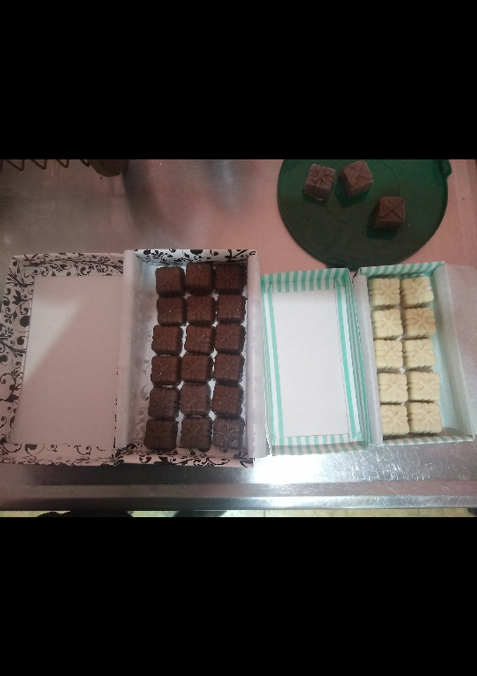 Una foto de Bombones con dulce de leche o de menta delicioso 😋