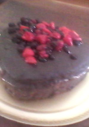 Una foto de Torta de chocolate con frutos rojos!!!