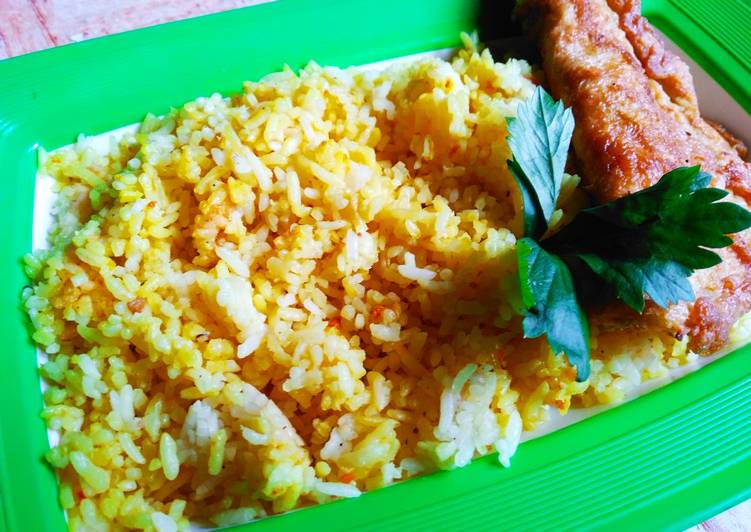 Cara Gampang Menyiapkan Nasi kuning magic com yang Enak