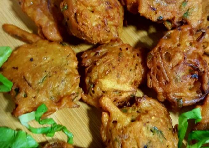 Palak piyaz pakoray