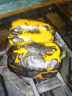 Una foto de Chintomas rellenos de vegetales capeados a la Mario, s