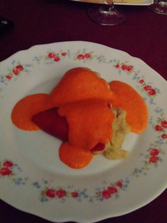 Una foto de Pimiento del piquillo relleno de brandada de bacalao