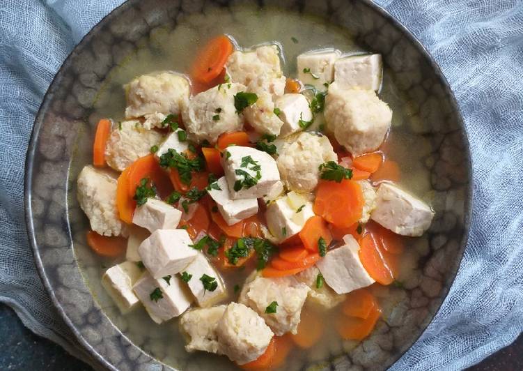 Langkah Mudah untuk Membuat Sup Sayur dengan Bakso Ayam, Bisa Manjain Lidah