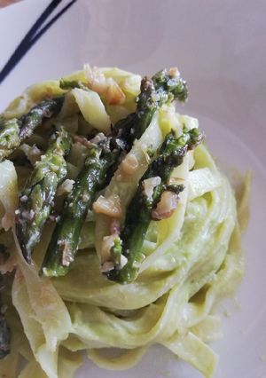 Foto di Tagliatelle con crema di asparagi 🥬🥬😋