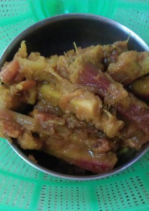 শাকের ডাঁটা দিয়ে চিংড়ি চচ্চড়ি (shaker data diye chingri chorchori recipe in Bengali) রেসিপির প্রধান ছবি