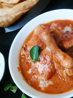 A picture of Bhuna Chicken with Coconut Milk.