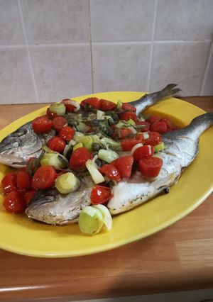 Φωτογραφία της συνταγής Τσιπούρα με σάλτσα μεντιτερανέ