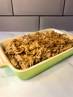 Una foto de Pulled pork a la cerveza (cerdo desmenuzado estilo gringo)