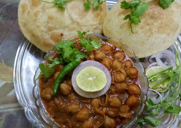 Simple Way to Make Super Quick Homemade Chole /suji bhature