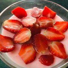 Strawberry custard A picture of Strawberry custard.