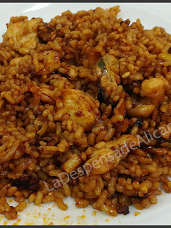 Una foto de Arroz a banda con salmorreta alicantina