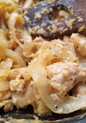 A picture of White sauce.