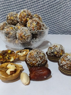 A picture of A Date with Nuts.