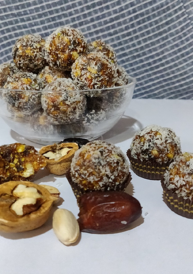 A picture of A Date with Nuts.