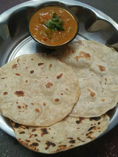 ஃபுல்ஹா (Phulka with veg gravy) செய்முறை முக்கிய புகைப்படம்