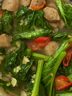 Foto resep Oseng Sawi Bakso Saos Tiram