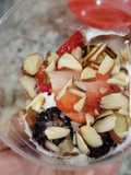 Parfait de yogurt griego y frutas