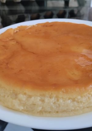 Una foto de Flan🍮de yogurt🥛en olla🍯a presión🍮🍰🧁