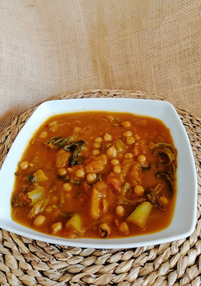 Una foto de Potaje vegetariano de berza