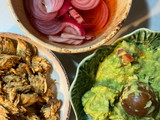 Tacos de pollo desmechado