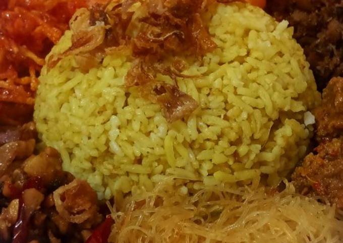 Masak nasi KUNING RICE COOKER