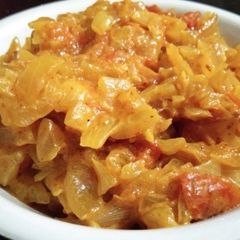 A picture of Creamy onion tomato veggie.