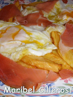 Una foto de Huevos rotos
