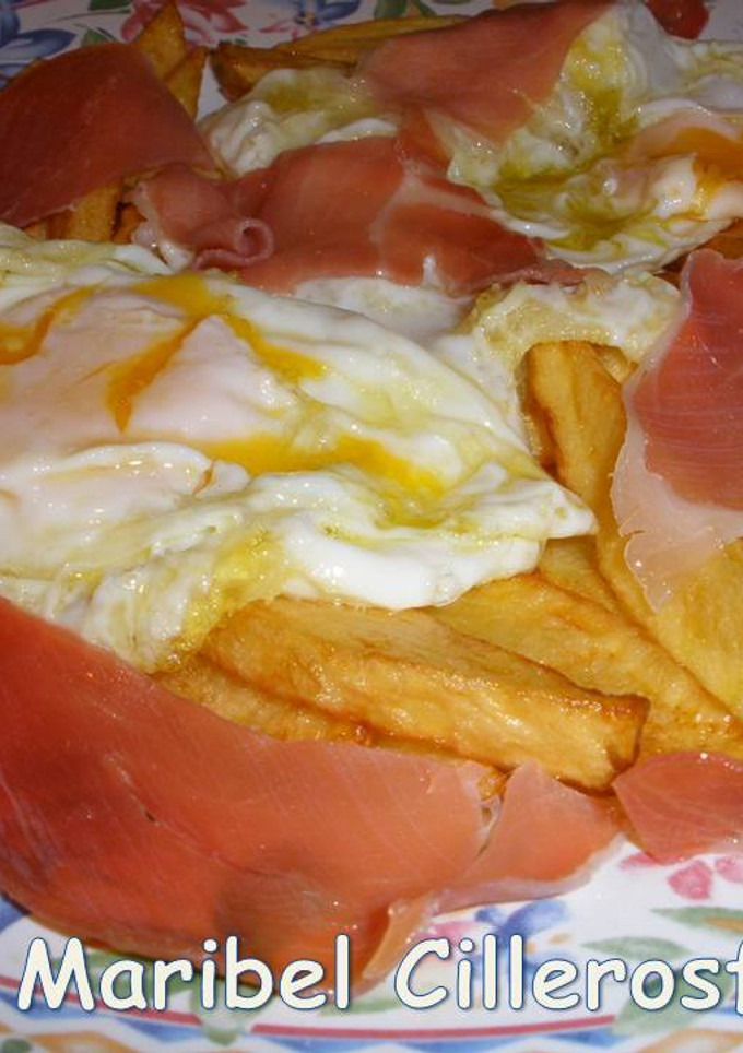 Una foto de Huevos rotos