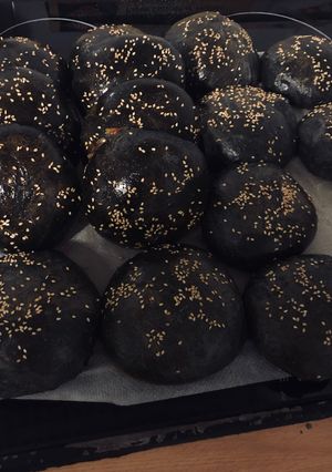 Une photo de Buns Curry Black Pearl