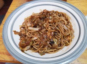 Una foto de Yakisoba de pollo 🇯🇵