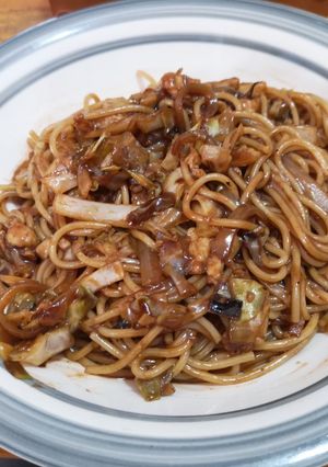 Una foto de Yakisoba de pollo 🇯🇵