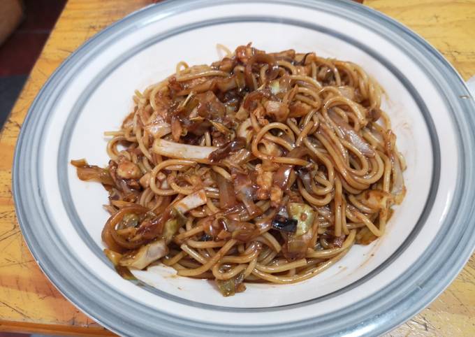 Yakisoba de pollo ?? Receta de Julio Yéric- Cookpad