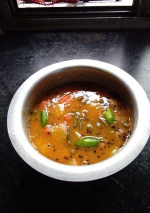 A picture of Mix veg masoor dal.