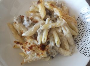 Foto di #630 Penne rigate con besciamella, salsiccia e funghi porcini 🍄‍🟫🍖🥘
