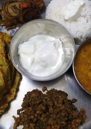 दही, धपाटे (dahi dhapate recipe in marathi) रेसिपी चे मुख्य फोटो 
