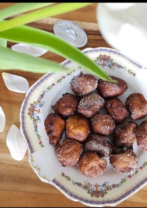 A picture of Banana fritters.