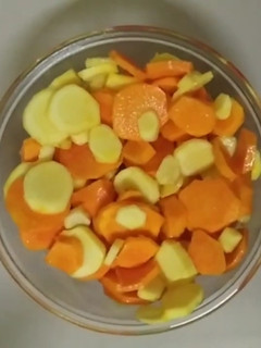 આથેલી લીલી હળદર (Aatheli Lili Haldar Recipe In Gujarati) રેસીપી મુખ્ય ફોટો