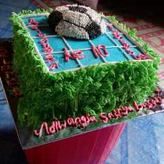 A picture of Kue ultah bola.