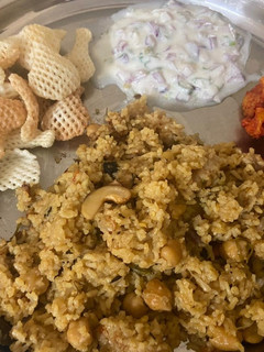 உத்தரபிரதேசம் ஆச்சாரி சோழி புலாவ் / (Uttar Pradesh Achaari Chole Pulav recipe in tamil) செய்முறை முக்கிய புகைப்படம்