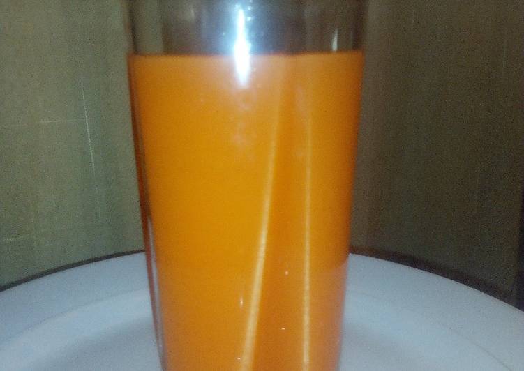 Carrot and pineapple juice