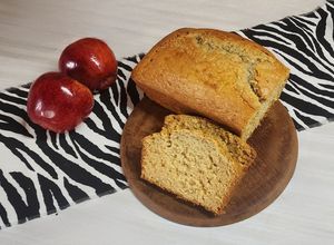 Una foto de 🫙🍎 Budín de yogurt, manzana y avena 🍎🫙 Súper húmedo y delicioso